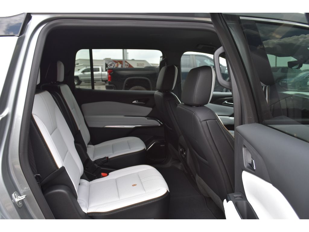 2025 Chevrolet Traverse High Country photo 11