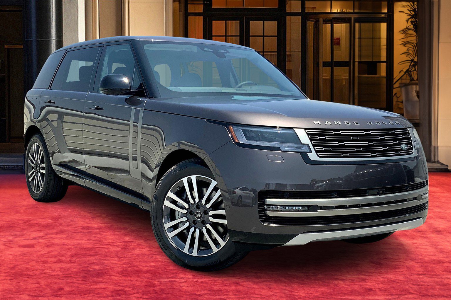2025 Land Rover Range Rover SE photo 11