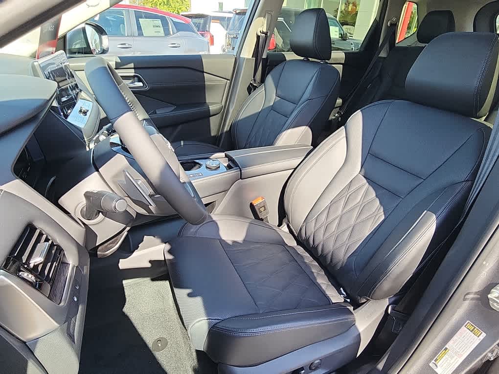 2026 Nissan Rogue Platinum AWD photo 10