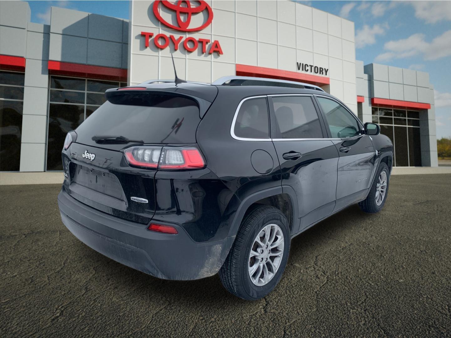 Used 2019 Jeep Cherokee Latitude Plus with VIN 1C4PJMLB0KD182147 for sale in Triadelphia, WV