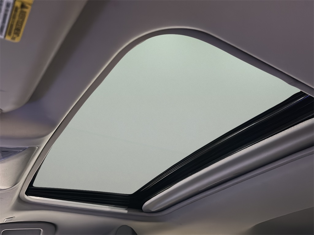 2024 Toyota RAV4 XLE photo 3