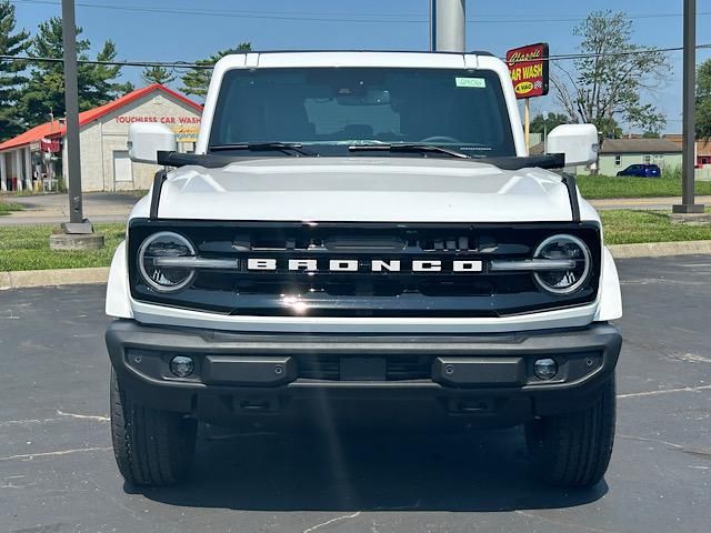 2025 Ford Bronco Outer Banks photo 17