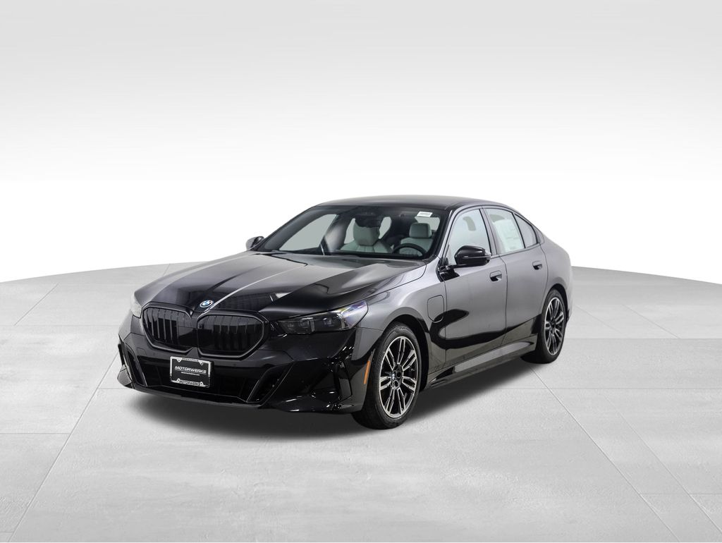 2026 BMW 5 Series 550e's photo
