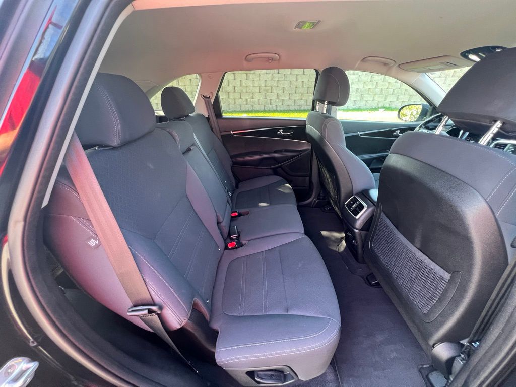 2017 Kia Sorento LX photo 19