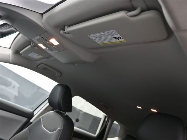 2023 Volkswagen Taos SE photo 2