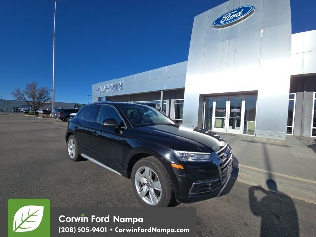 2018 Audi Q5 Premium's photo