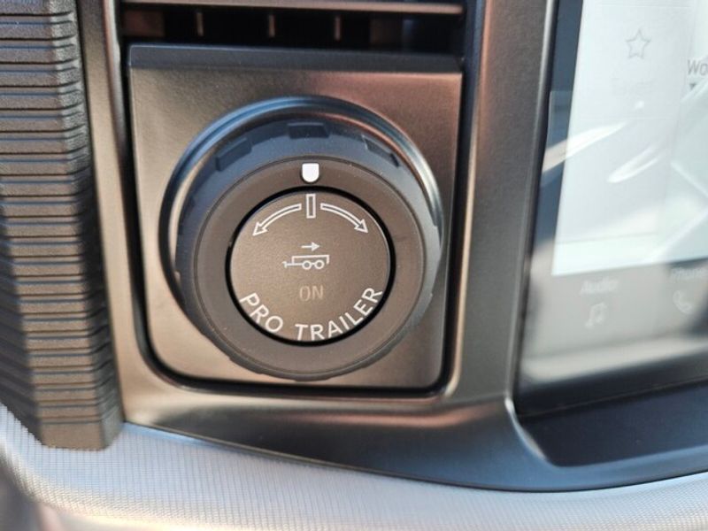 2025 Ford F-150 Lariat photo 20