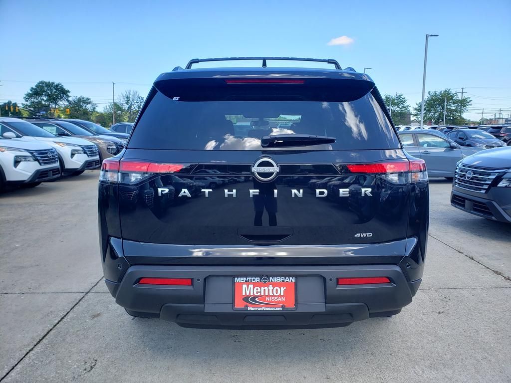 2025 Nissan Pathfinder SV photo 4