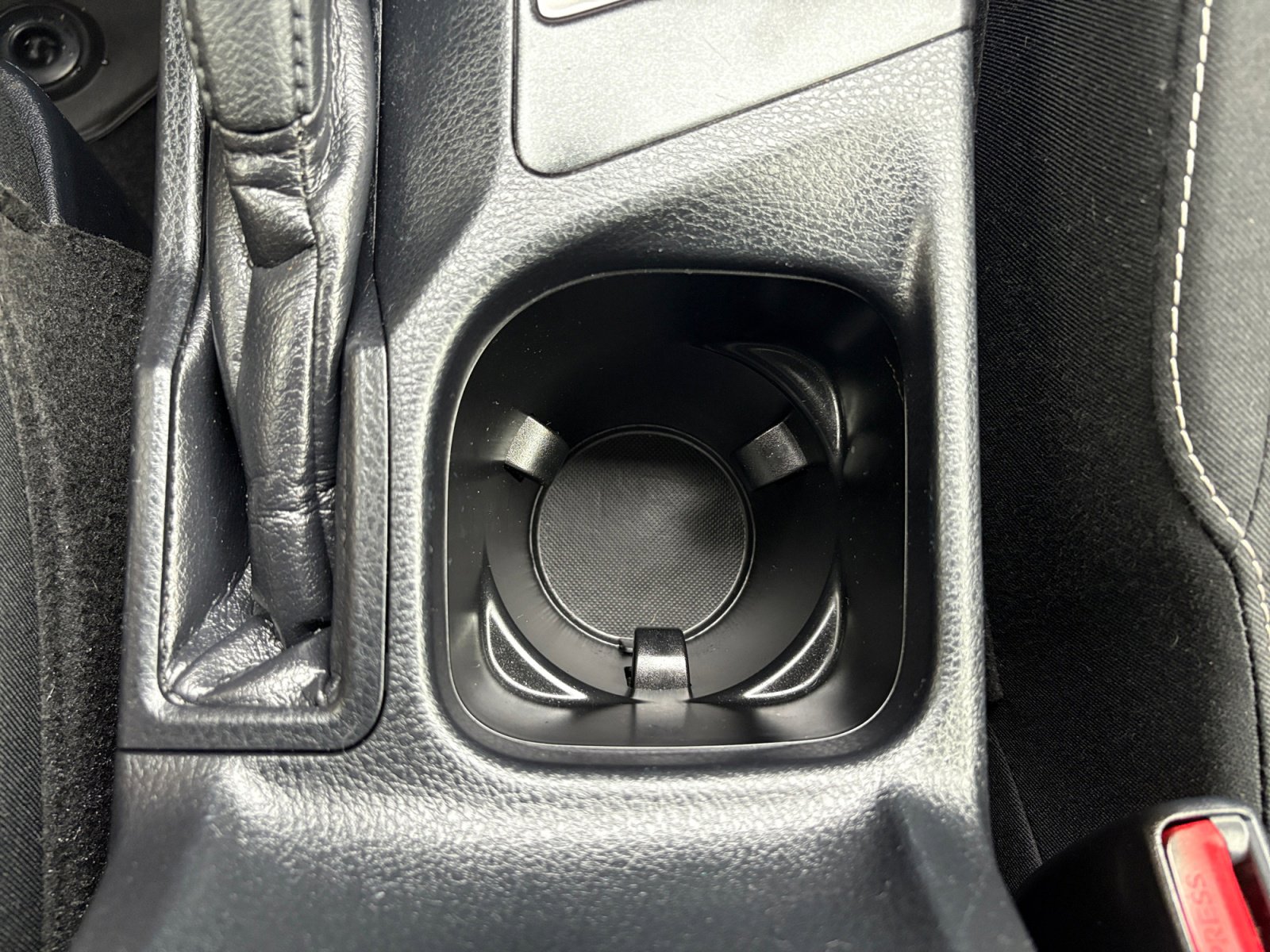 2018 Toyota RAV4 Hybrid XLE photo 20