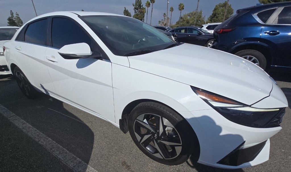 2023 Hyundai Elantra Hybrid Limited photo 3