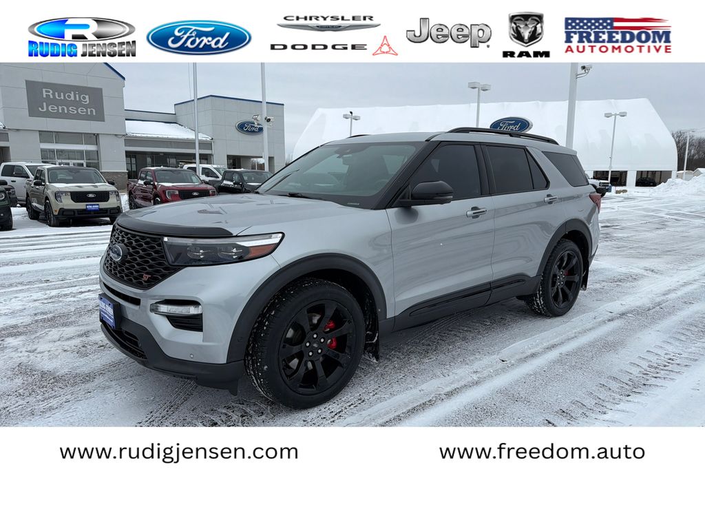 2020 Ford Explorer ST's photo