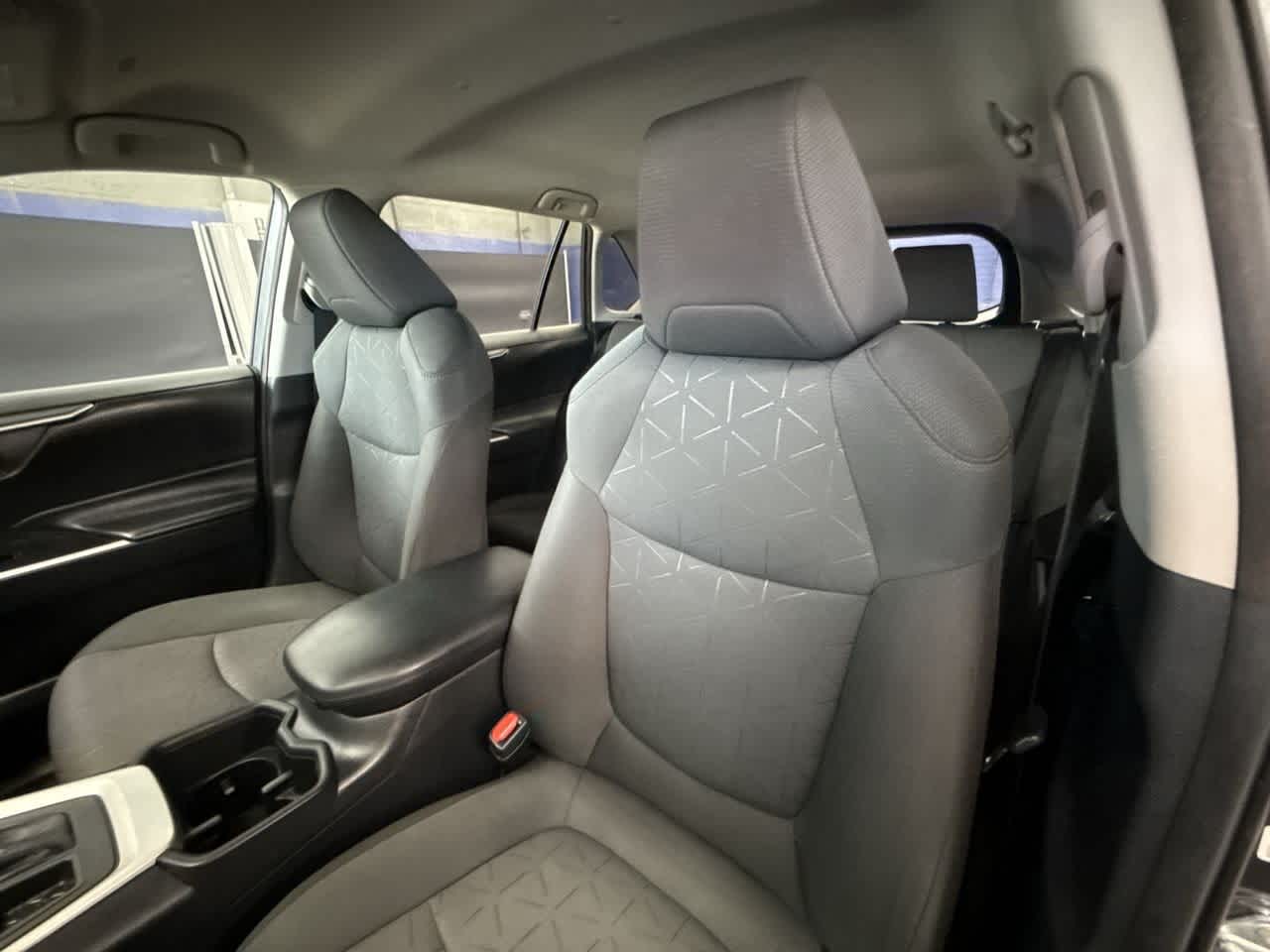 2023 Toyota RAV4 XLE photo 13