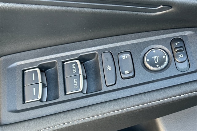 2025 Honda Accord Hybrid Sport-L photo 10