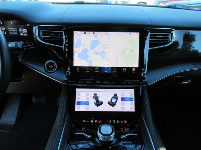 2024 Jeep Grand Wagoneer L II photo 19