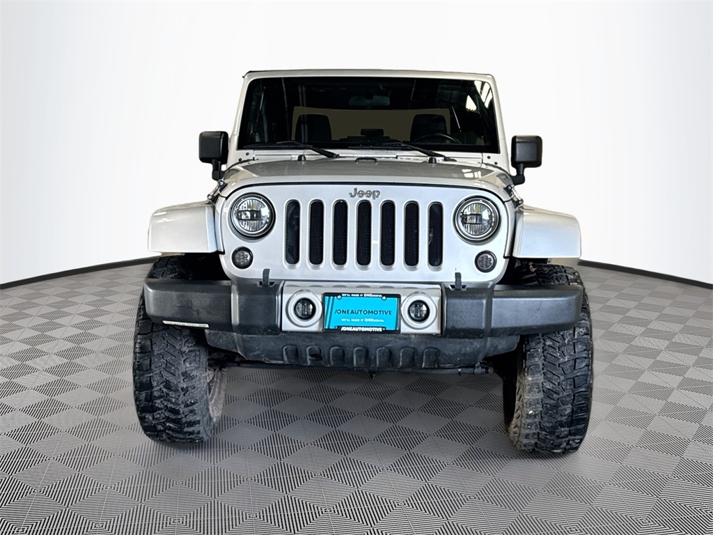2012 Jeep Wrangler Sahara photo 2