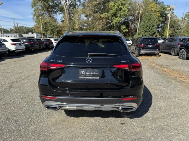 2026 Mercedes Benz GLC 300 4MATIC photo 4