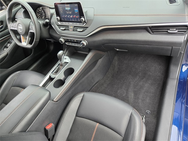 2022 Nissan Altima 2.5 SR photo 17