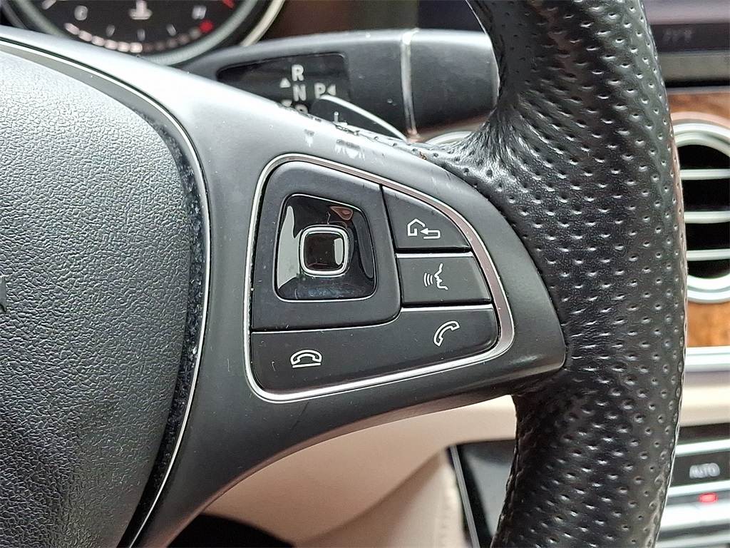 2018 Mercedes Benz E 300 4MATIC Sedan photo 23