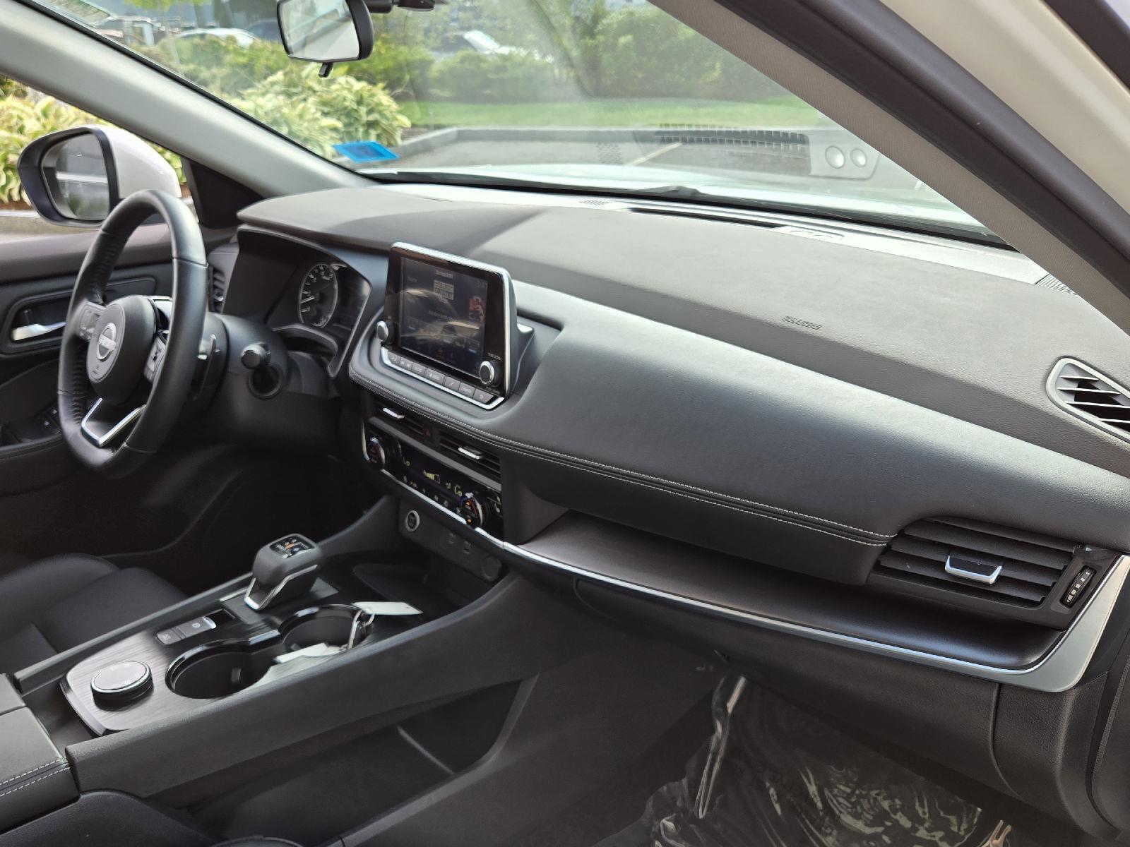 2023 Nissan Rogue SV photo 17