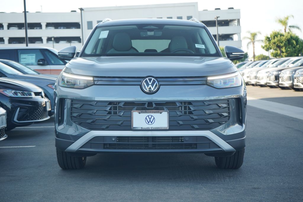 2025 Volkswagen Tiguan SE photo 4