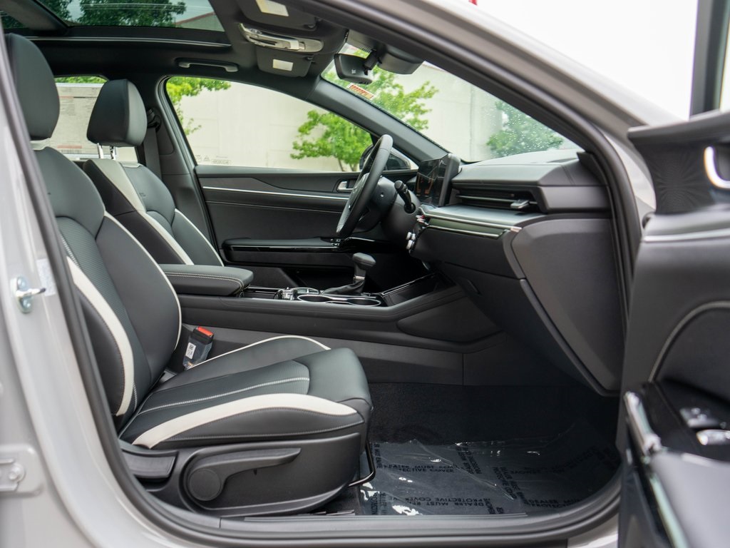 2026 Kia K5 GT-Line photo 10