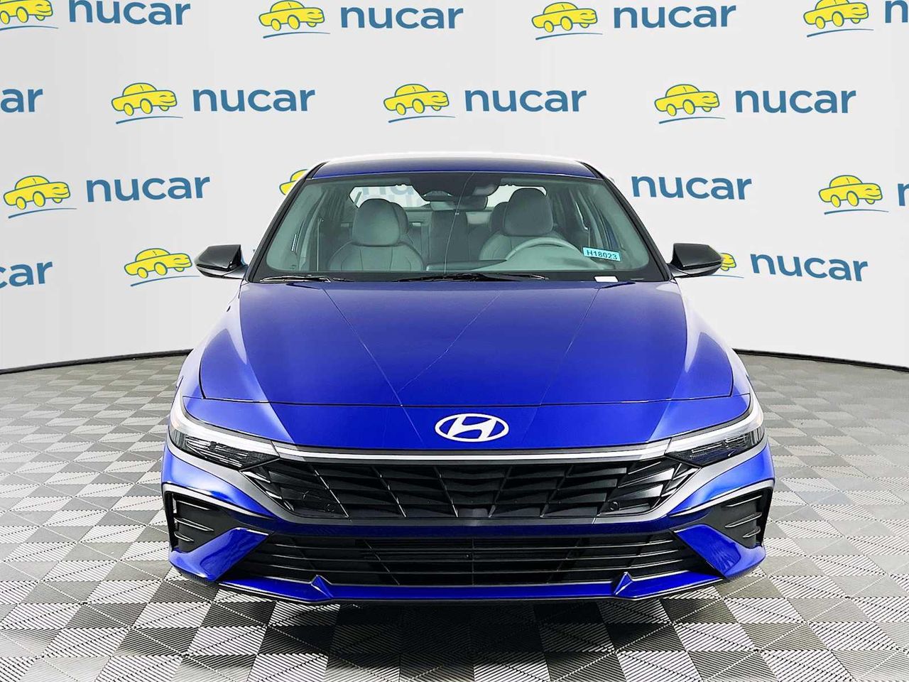 2025 Hyundai Elantra SEL Sport photo 2