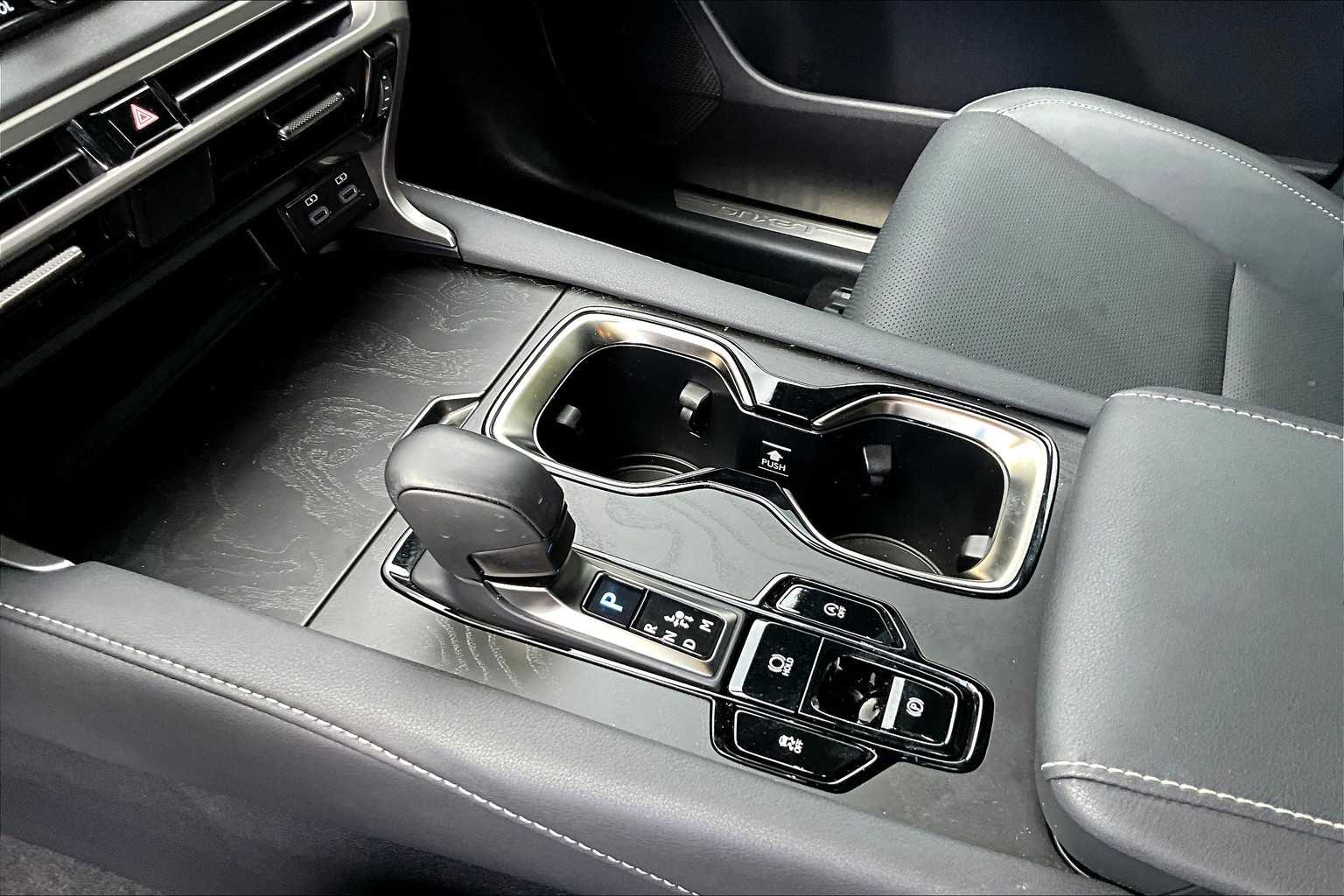 2024 Lexus RX Premium photo 16