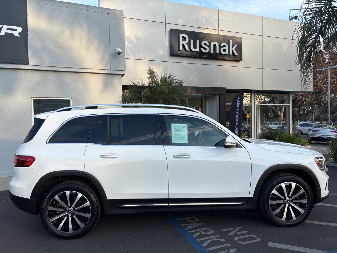 2023 Mercedes-Benz GLB Base's photo