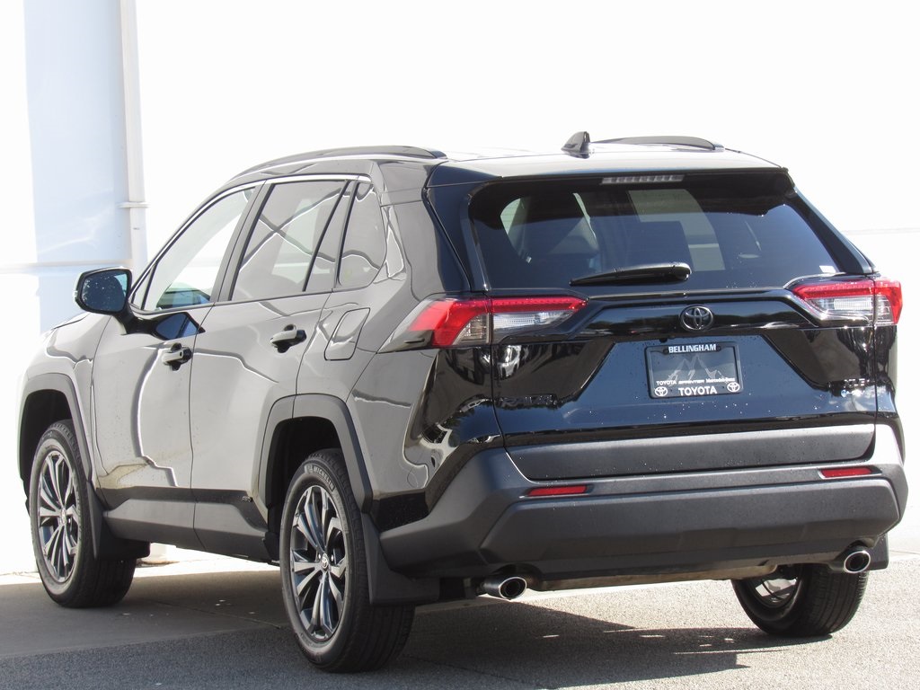 2025 Toyota RAV4 Hybrid XLE Premium photo 3