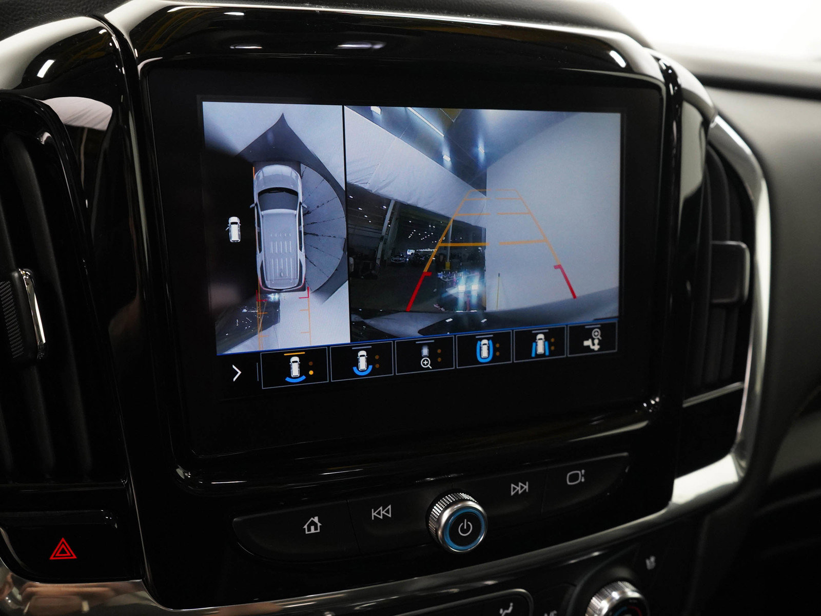 2020 Chevrolet Traverse Premier photo 25