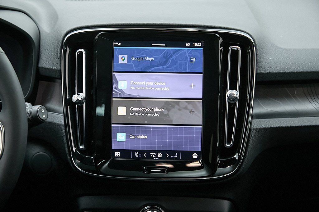 2023 VOLVO XC40 - Image 27