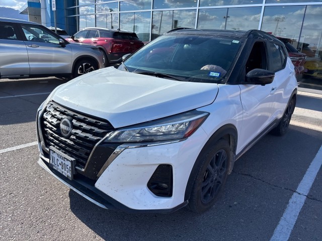 2023 Nissan Kicks SR