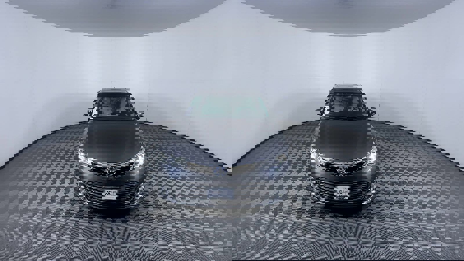 2014 Toyota Avalon Hybrid Limited photo 3