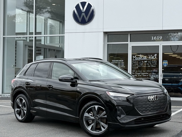 2024 Audi Q4 e-tron Premium Plus