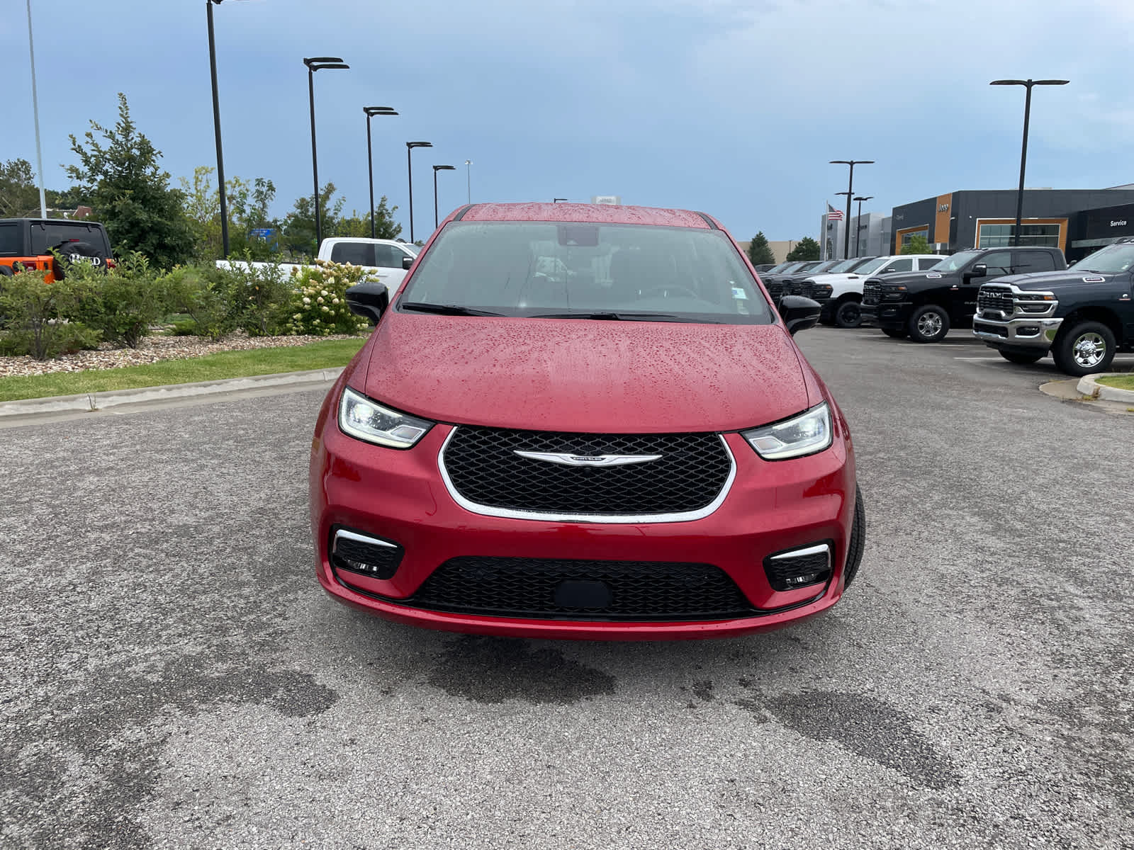 2025 Chrysler Pacifica photo 3