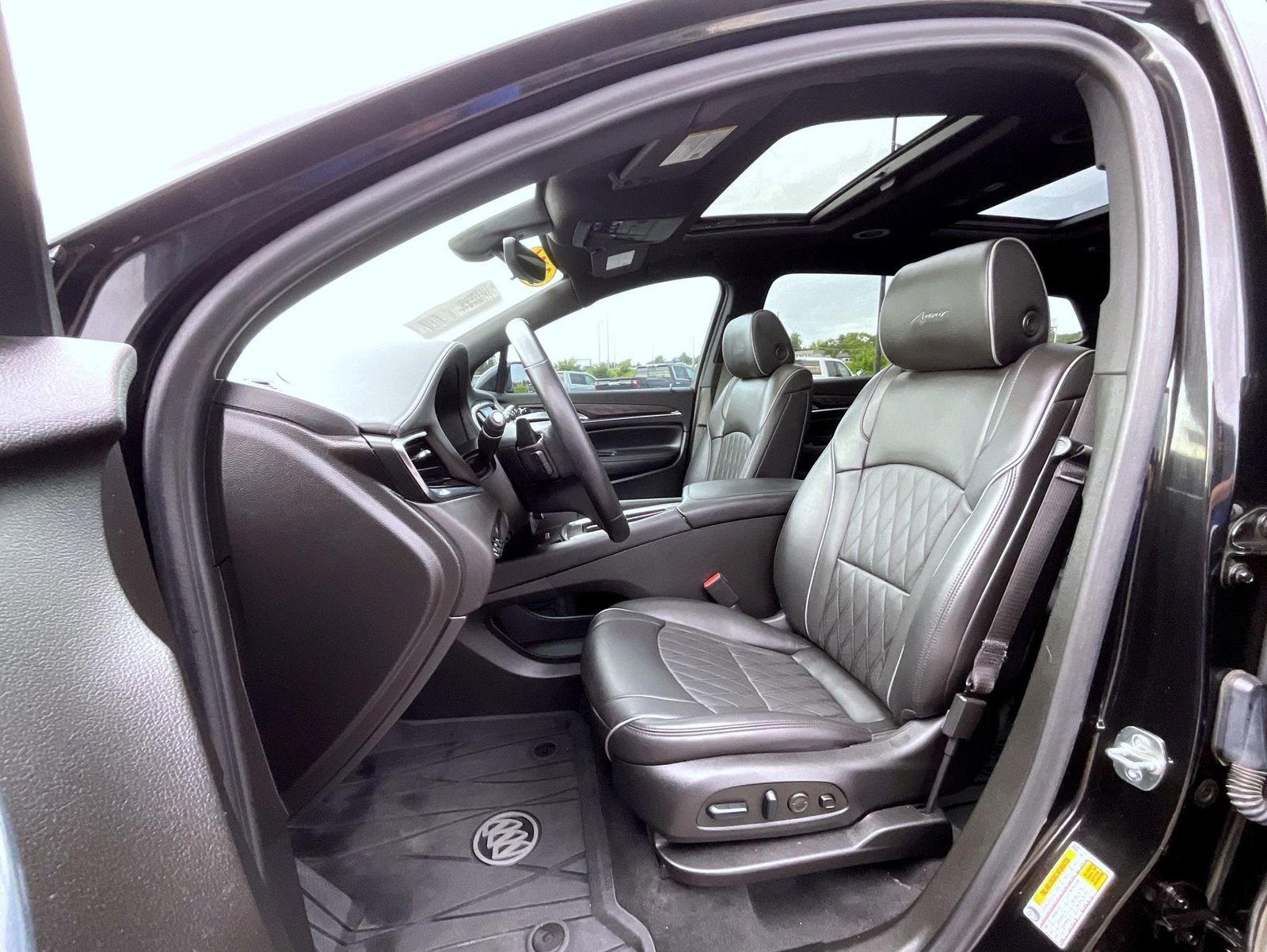 2024 Buick Enclave Avenir photo 8