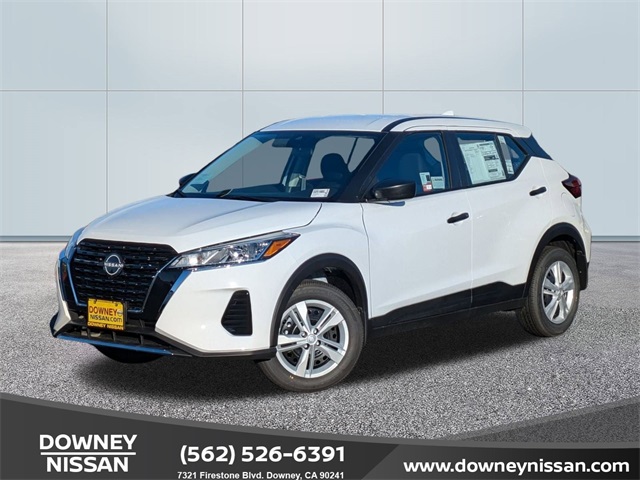 2025 Nissan KICKS PLAY Base's photo