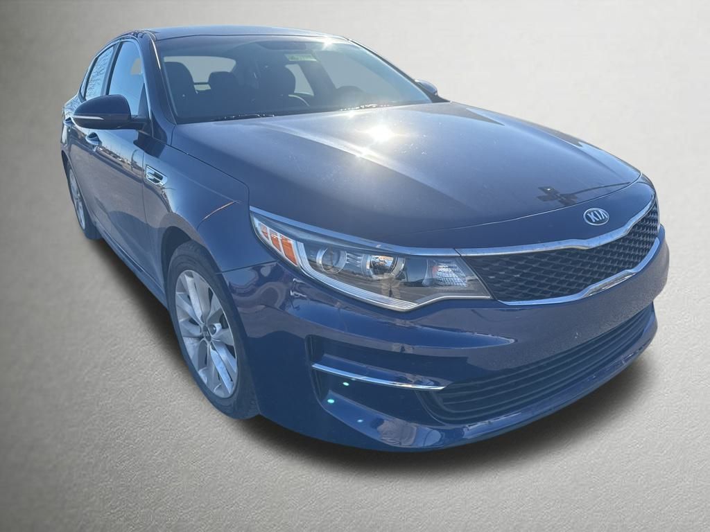 2018 Kia Optima LX's photo
