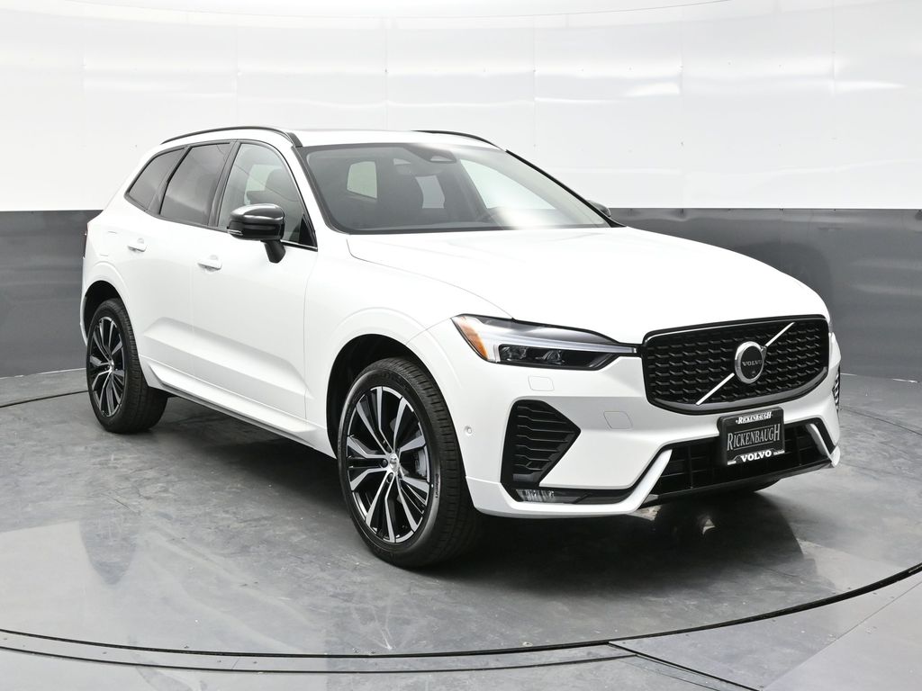 2025 Volvo XC60 Plus's photo