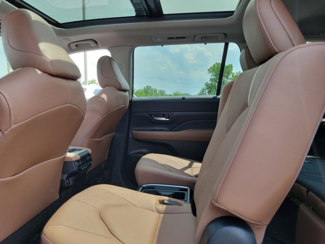 2024 Toyota Grand Highlander Platinum photo 9