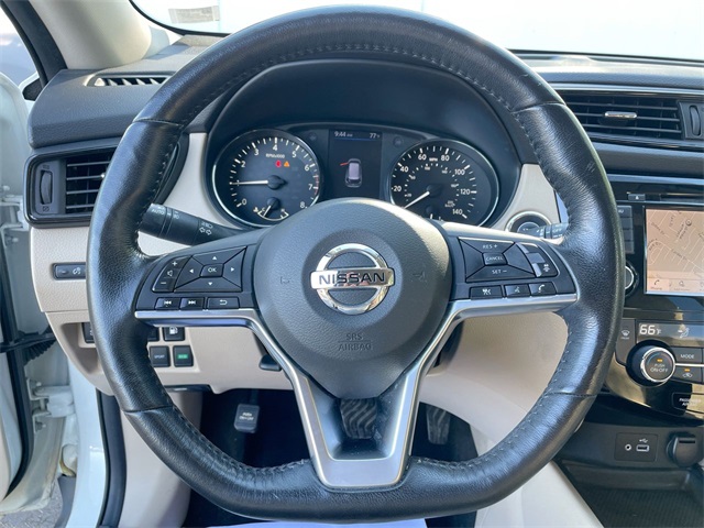 2018 Nissan Rogue SV photo 21