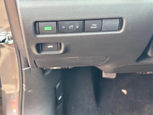 2025 Nissan Sentra SV photo 21
