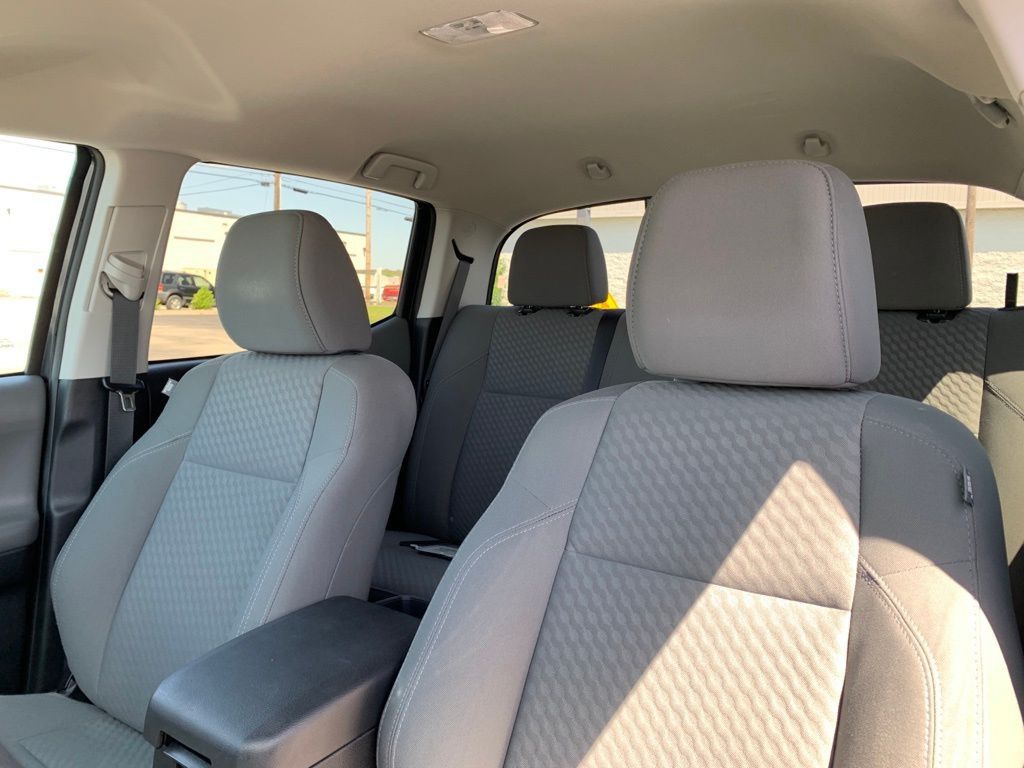 2020 Toyota Tacoma SR5 4x4 photo 11