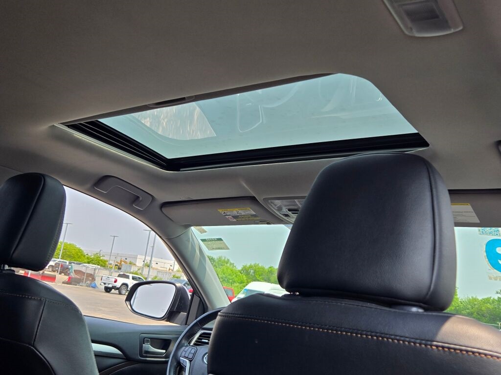 2019 Toyota Highlander XLE photo 10