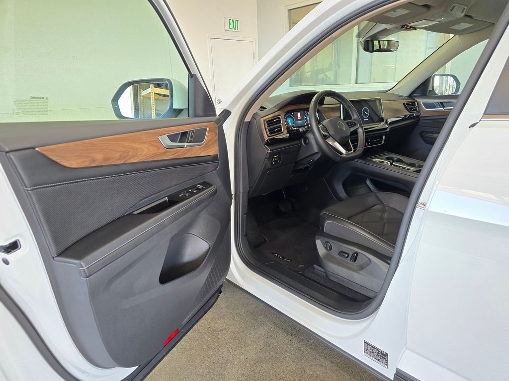 2024 Volkswagen Atlas SE photo 21