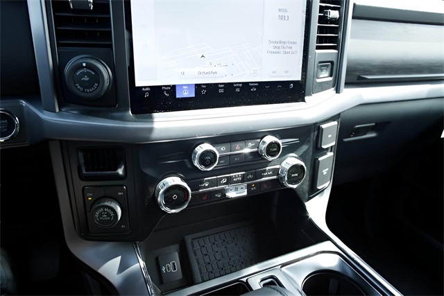 2025 Ford F-150 XLT photo 5