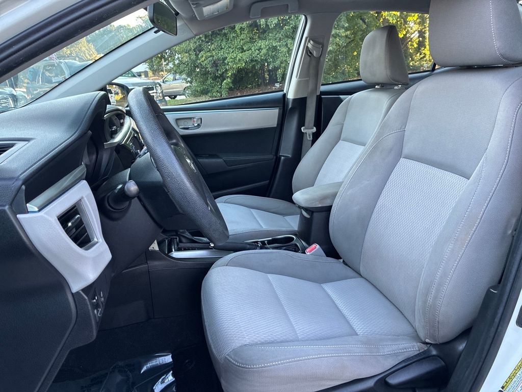 2014 Toyota Corolla LE Eco photo 9