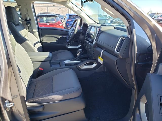 2025 Nissan Frontier Crew Cab SV photo 20