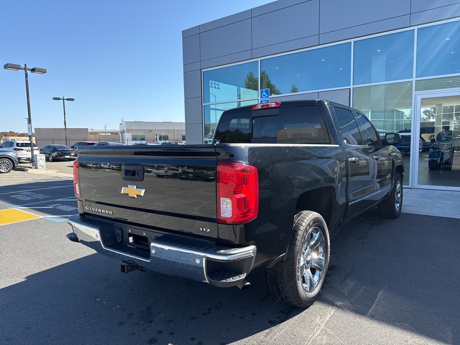 2018 Chevrolet Silverado 1500 LTZ photo 2