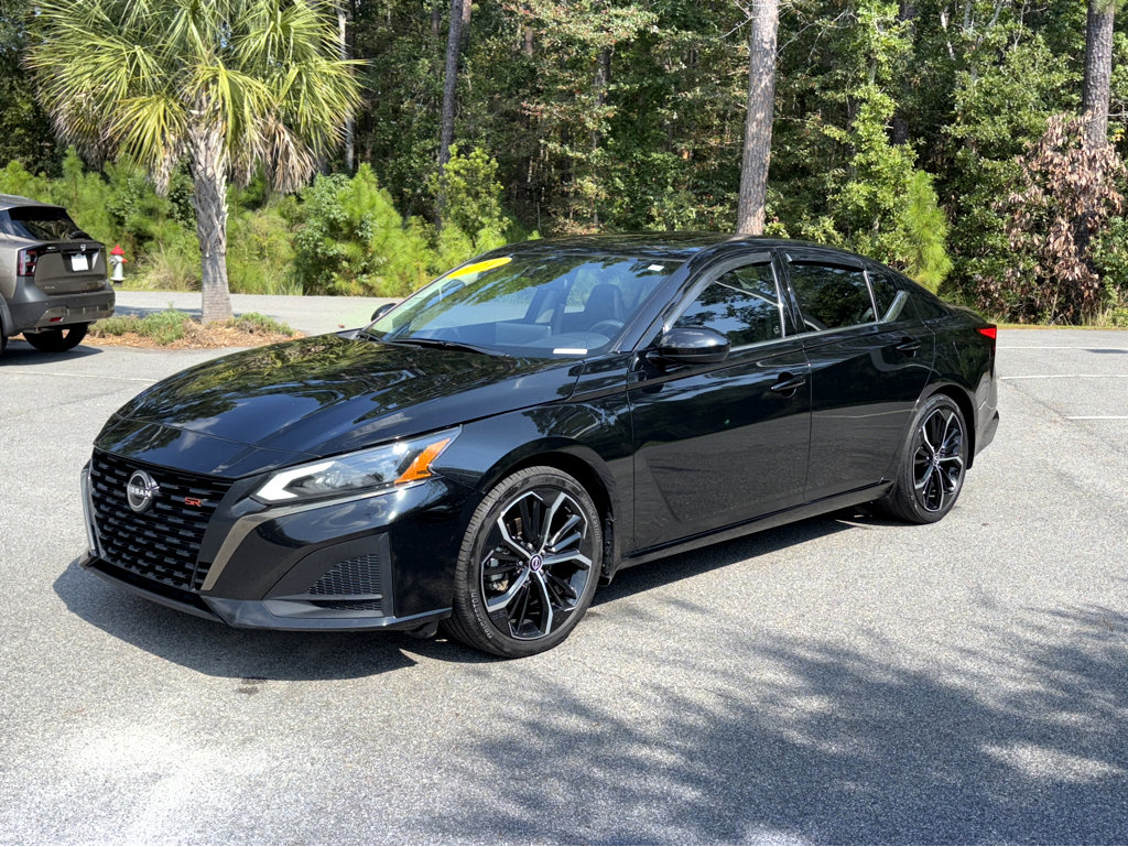 2024 Nissan Altima 2.5 SR photo 3